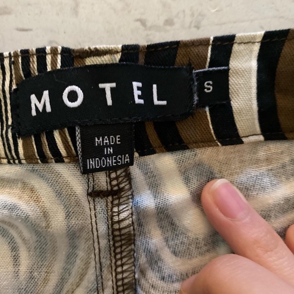 Motel Rocks Swirl Pants - Picture 2 of 3